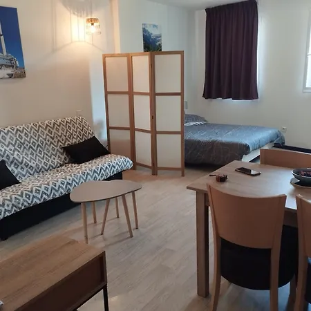 Grand Classe 2 Etoiles De 1 A 4 Personnes Apartament