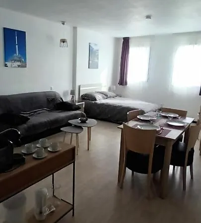 Grand Classe 2 Etoiles De 1 A 4 Personnes Apartment