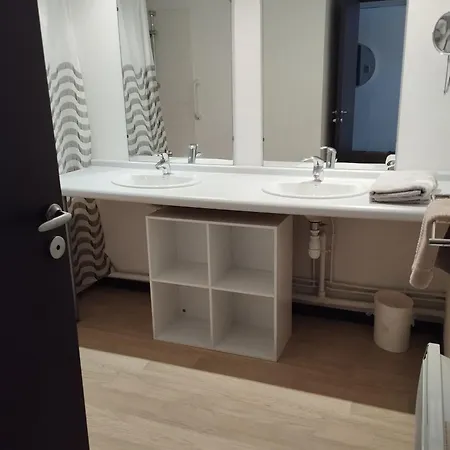 Grand Classe 2 Etoiles De 1 A 4 Personnes *