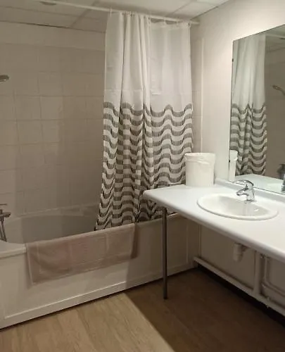 Grand Classe 2 Etoiles De 1 A 4 Personnes Apartment