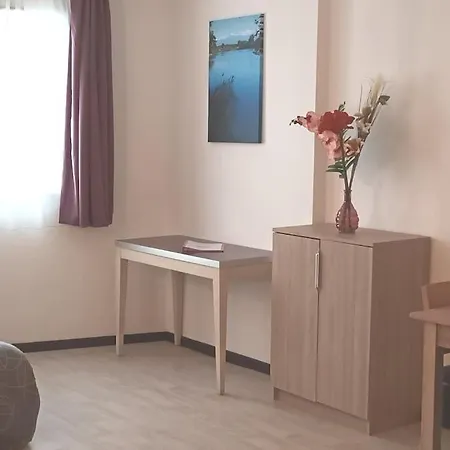 Grand Classé 2 étoiles De 1 à 4 Personnes *