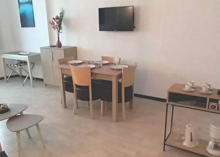 Grand Classé 2 étoiles De 1 à 4 Personnes Appartement